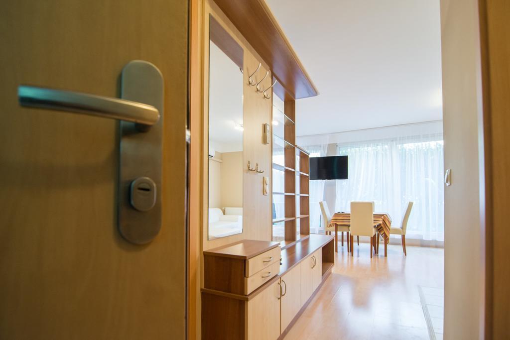 Center Haz Apartman บูดาเปสต์ ภายนอก รูปภาพ