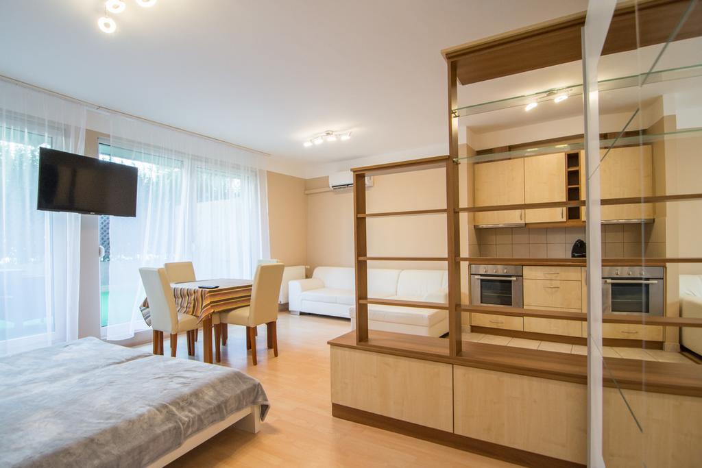 Center Haz Apartman บูดาเปสต์ ภายนอก รูปภาพ